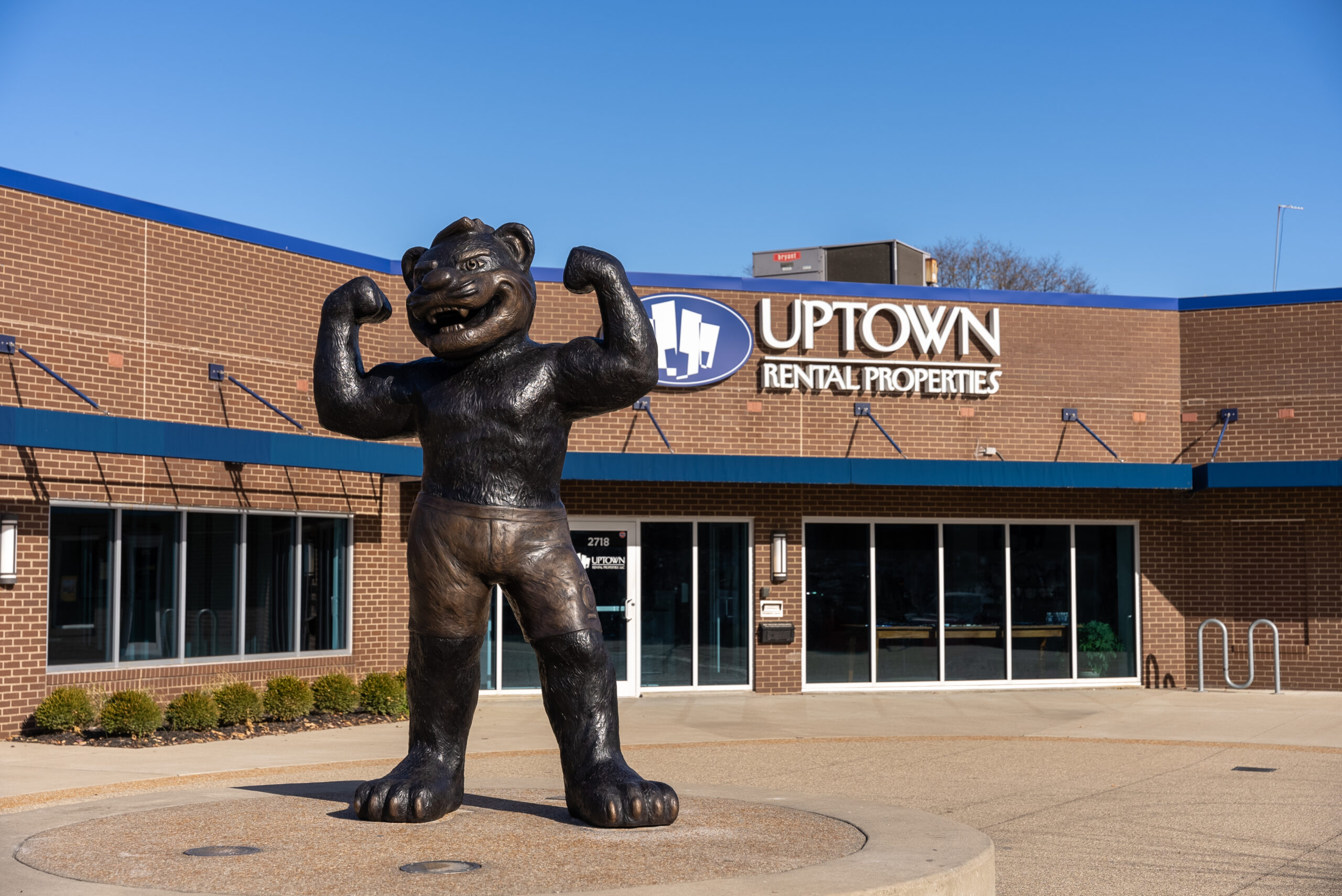 Bearcat Statue